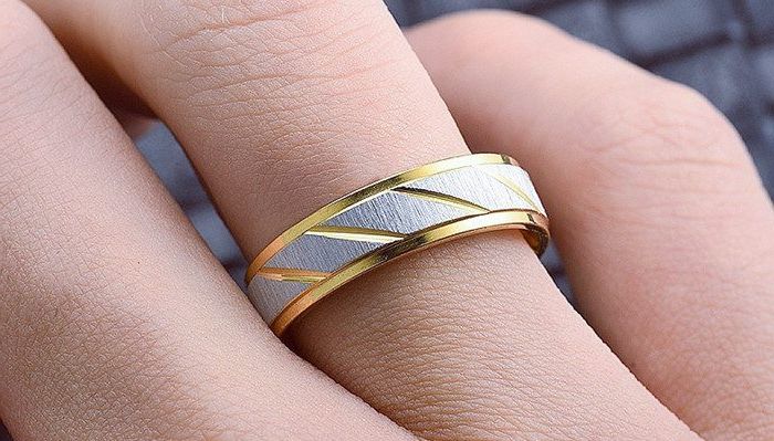 Снимать обручальное кольцо, когда злишься — уместно ли это?