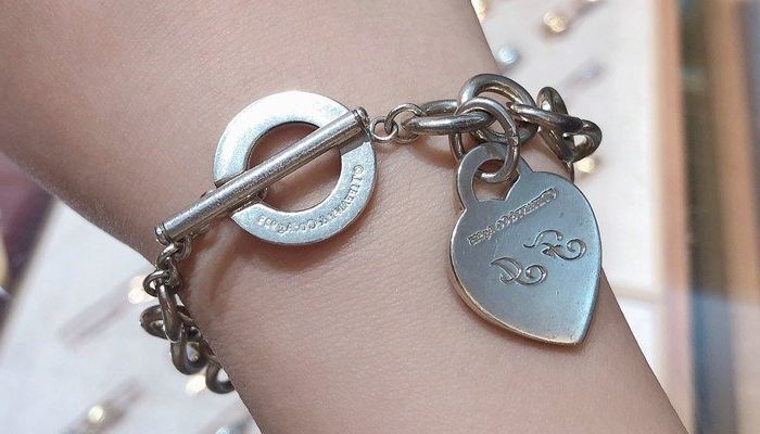 Как легко удалить царапины с Tiffany Jewelr