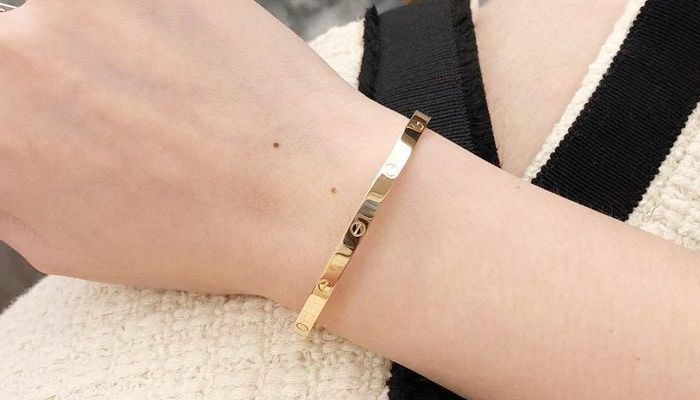 Можно ли носить браслет Cartier Love в душе? Ответ эксперта