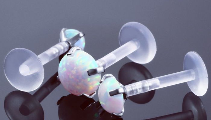Безопасны ли украшения для тела из ПТФЭ? (Быстрый ответ от ювелира)