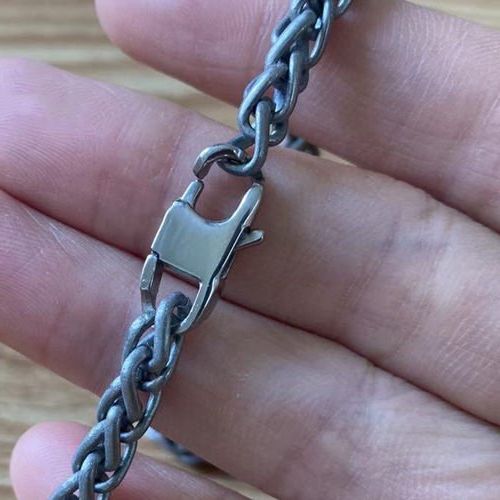 Is Wearing Rusty Jewelry Bad?(Quick Answer&Tips)