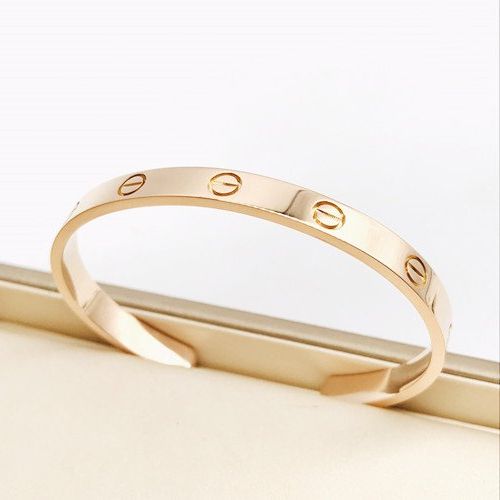 Плюсы и минусы металла, используемого в браслете Cartier Love