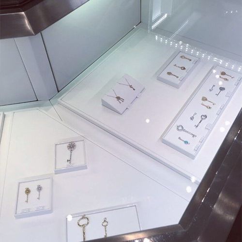 Заменяет ли Tiffany потерянные украшения?