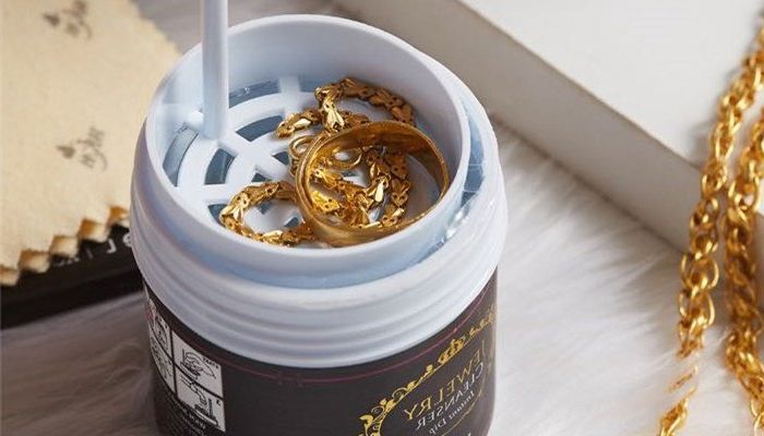 Обратите внимание на тип чистящего средства для ювелирных изделий.
