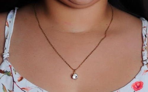 Когда стоит подарить девушке ожерелье?