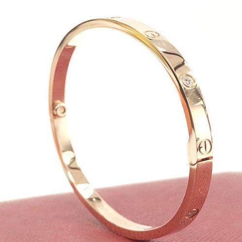 Что произойдет, если вы будете носить браслет Cartier Love в душе в течение длительного времени?