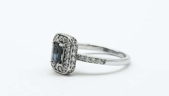 Learning About Vintage Costume Jewelry( The Ultimate Guide)
