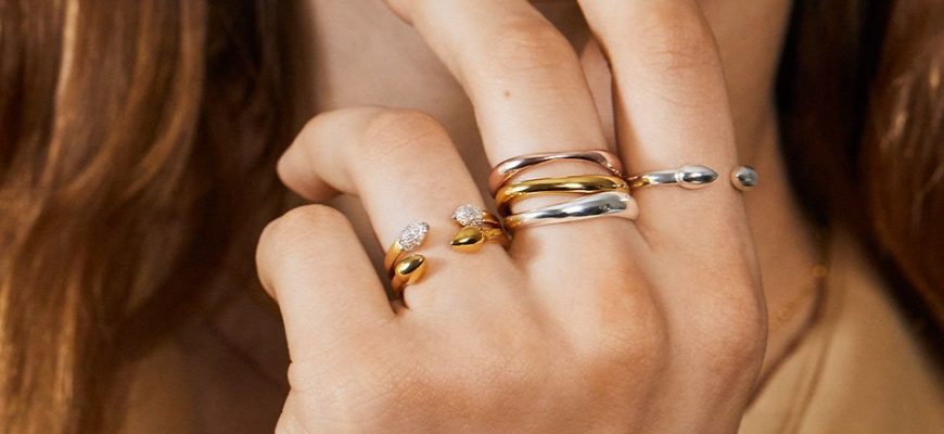 Можно ли носить золотое кольцо с серебряным на одной руке?