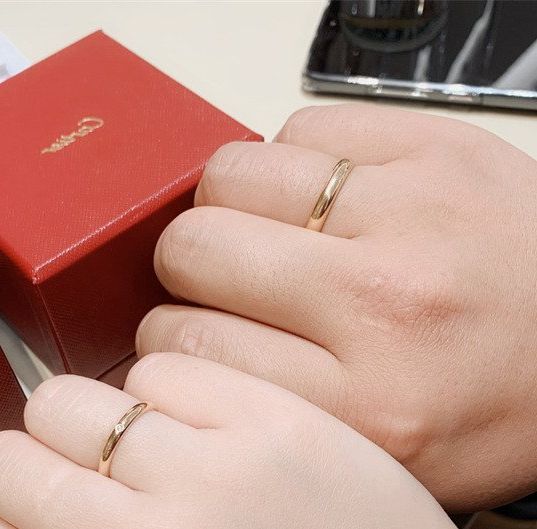 2. Кольцо Panthere De Cartier