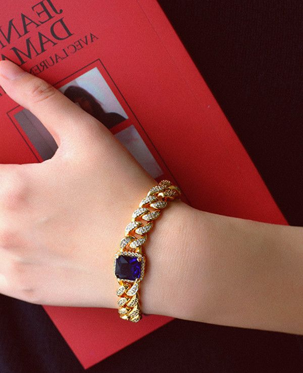Why Do Ladies Invest Their Money In Imitation Jewelry?-Here are 7 Reasons