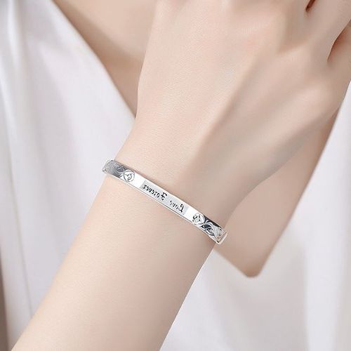 Можно ли мыть руки с серебряным кольцом? Почему?