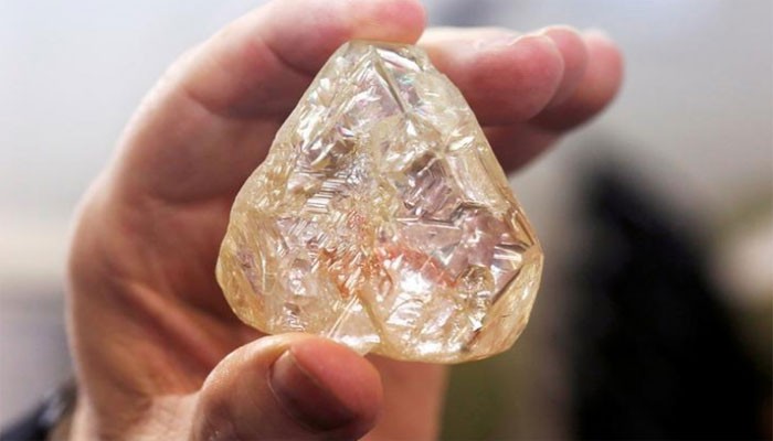 Необработанный алмаз