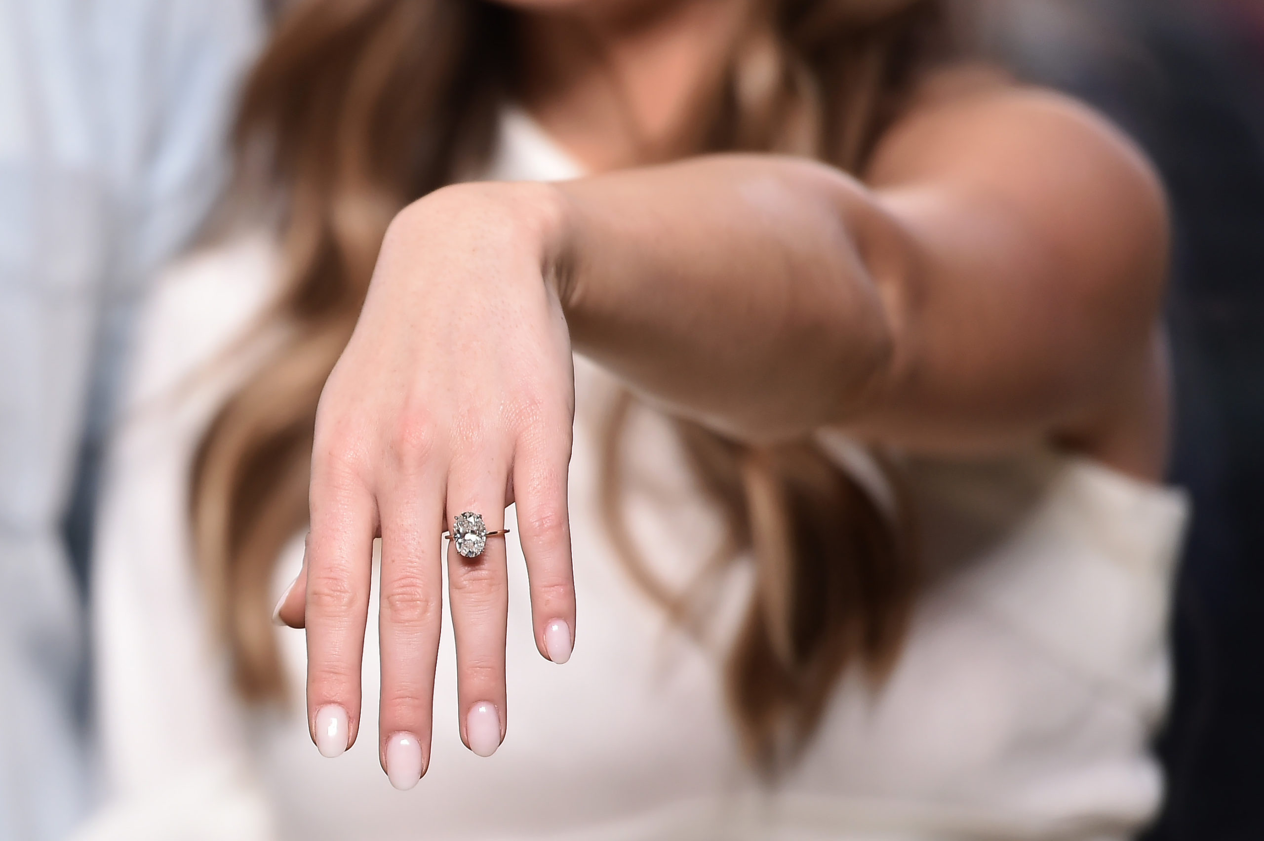 Обручальное и помолвочное кольцо - в чем разница